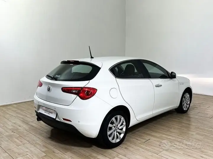 Alfa Romeo Giulietta 2016 photo 4