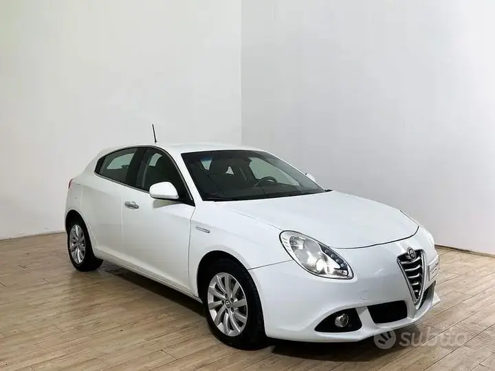 Alfa Romeo Giulietta 2016 photo 3