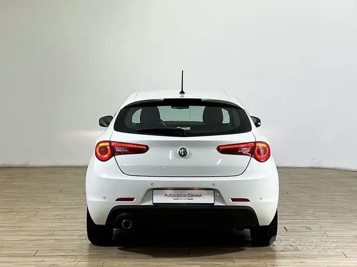 Alfa Romeo Giulietta 2016 photo 5