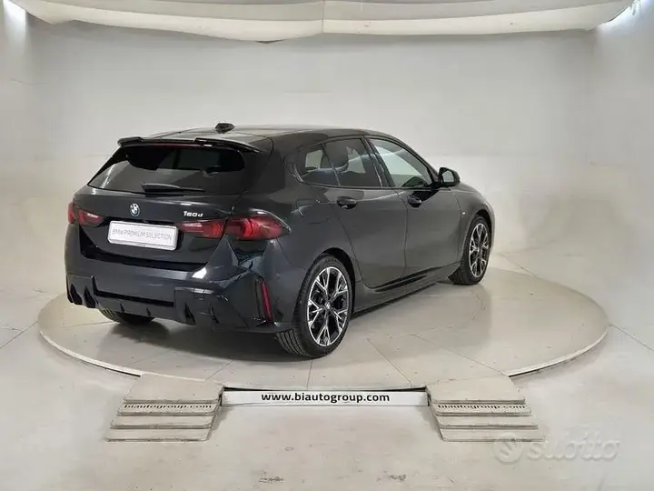 BMW 1 Series 2025 photo 5