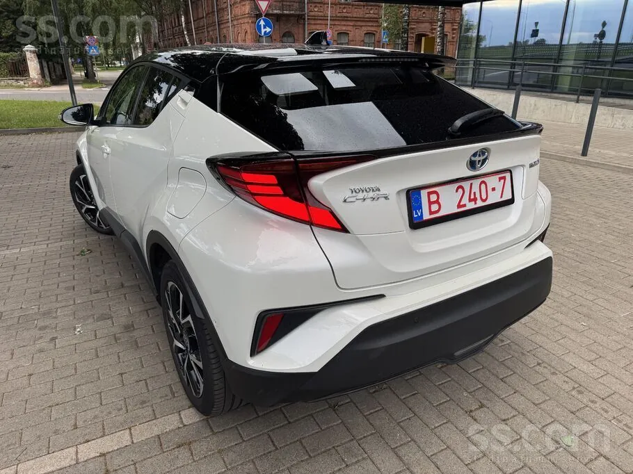 Toyota C-Hr 2020 photo 2