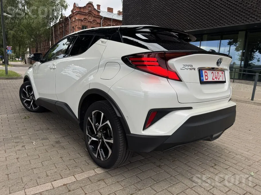 Toyota C-Hr 2020 photo 3