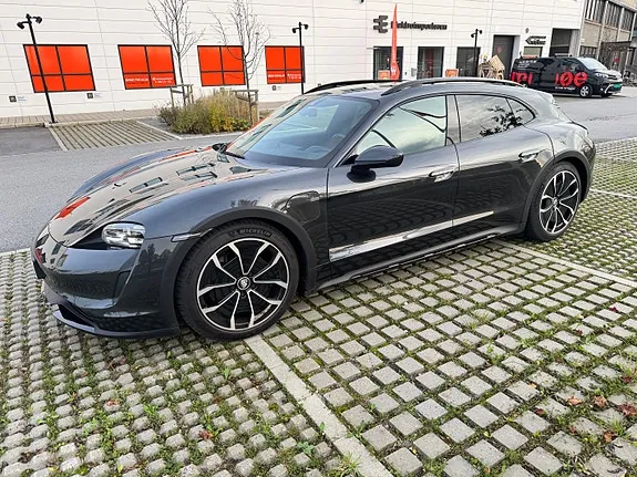 Porsche Taycan 2023 photo 2