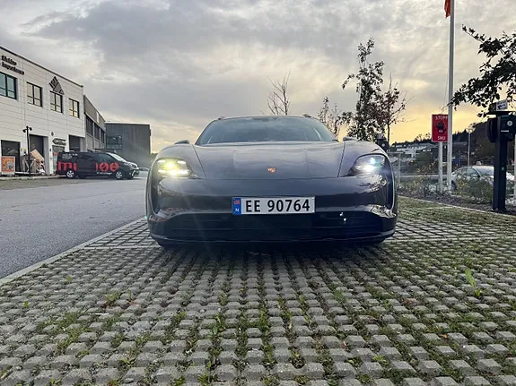 Porsche Taycan 2023 photo 3