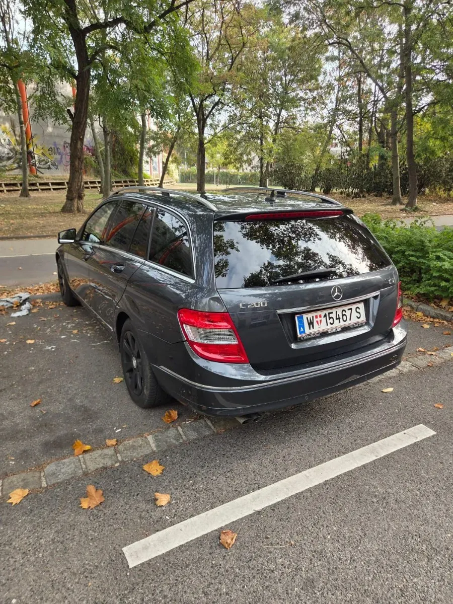 Mercedes-Benz C-Class 2010 photo 3