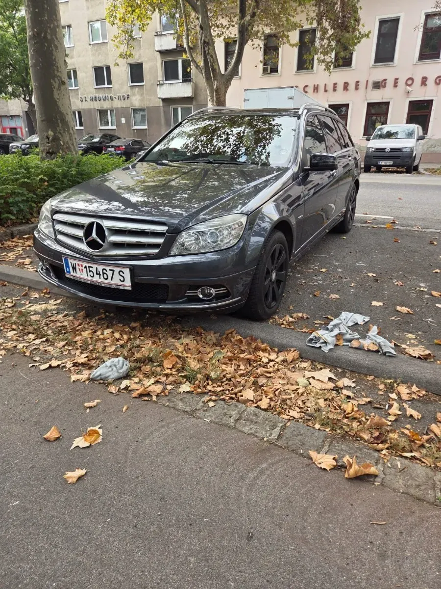 Mercedes-Benz C-Class 2010 photo 2