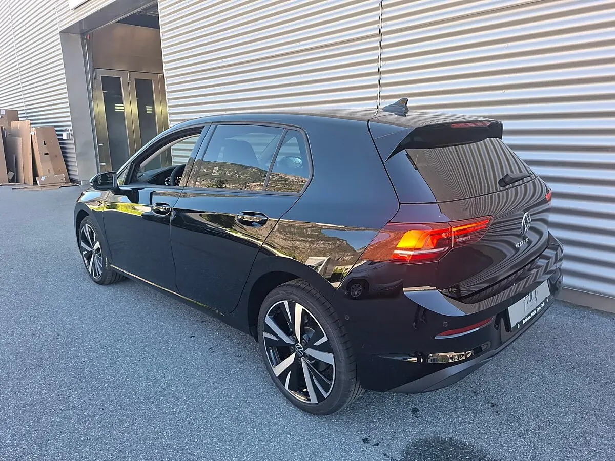 Volkswagen Golf 2026 photo 3