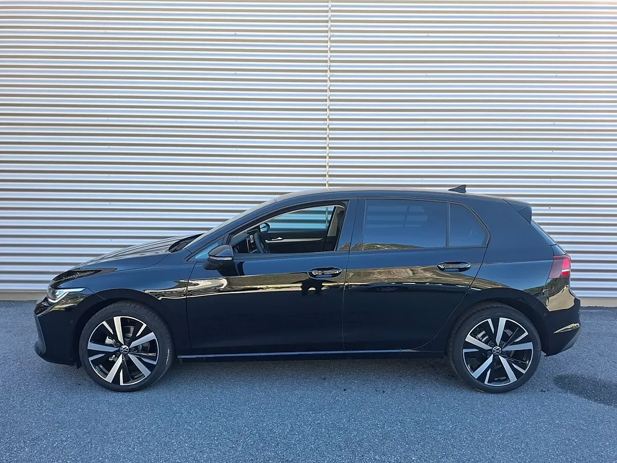 Volkswagen Golf 2026 photo 2