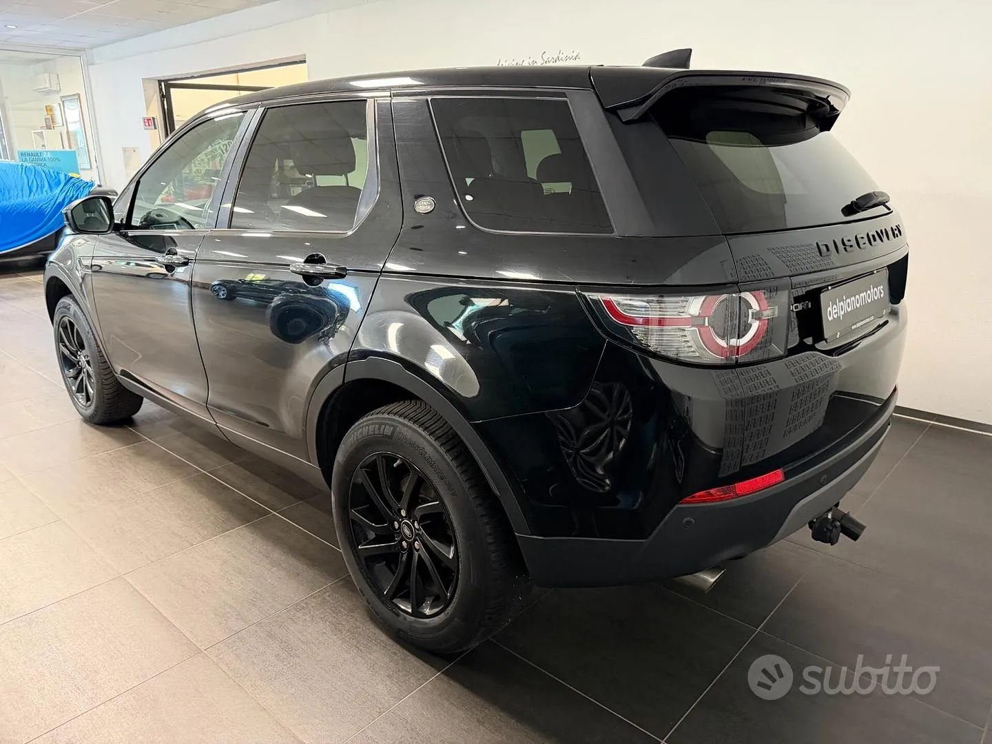 Land Rover Discovery Sport 2018 photo 2