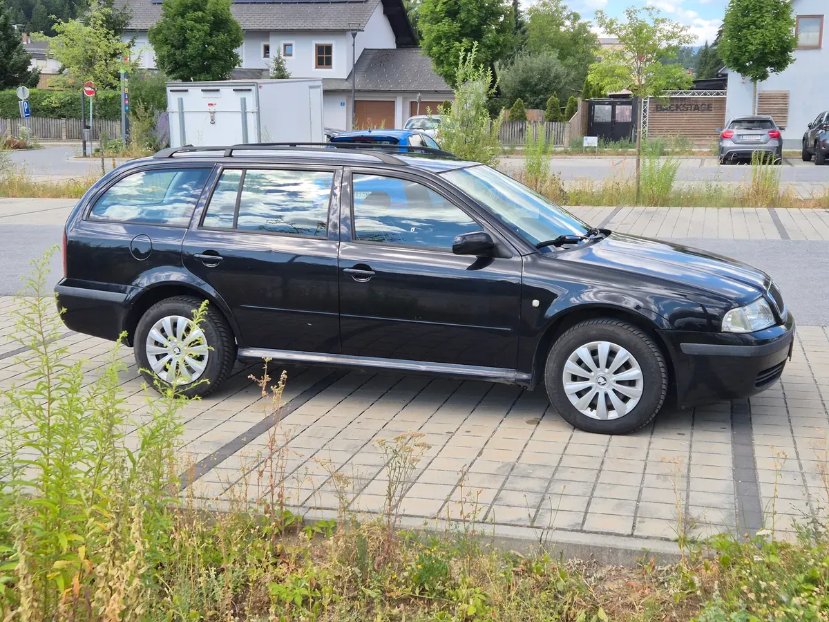 Skoda Octavia 2008 photo 2