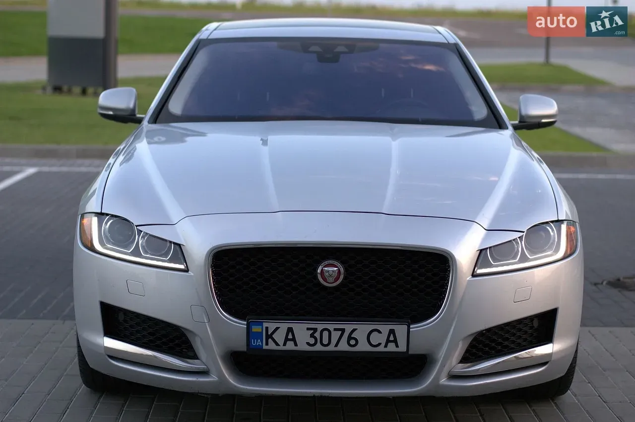 Jaguar Xf 2015 photo 2