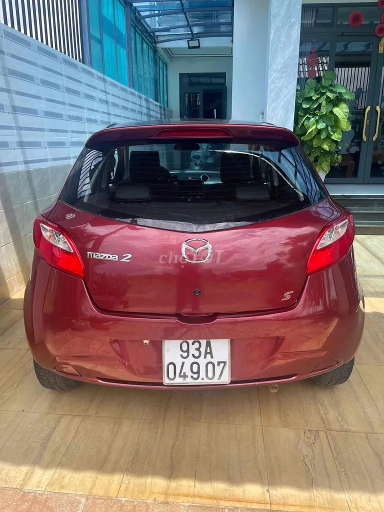 Mazda 2 2014 photo 2