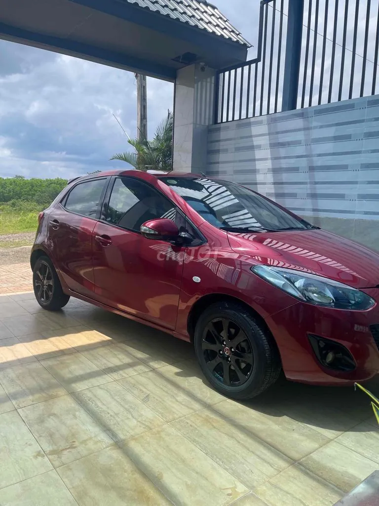 Mazda 2 2014 photo 4