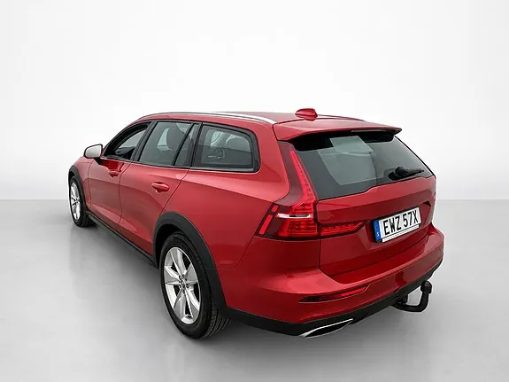Volvo V60 Cross Country 2021 photo 2