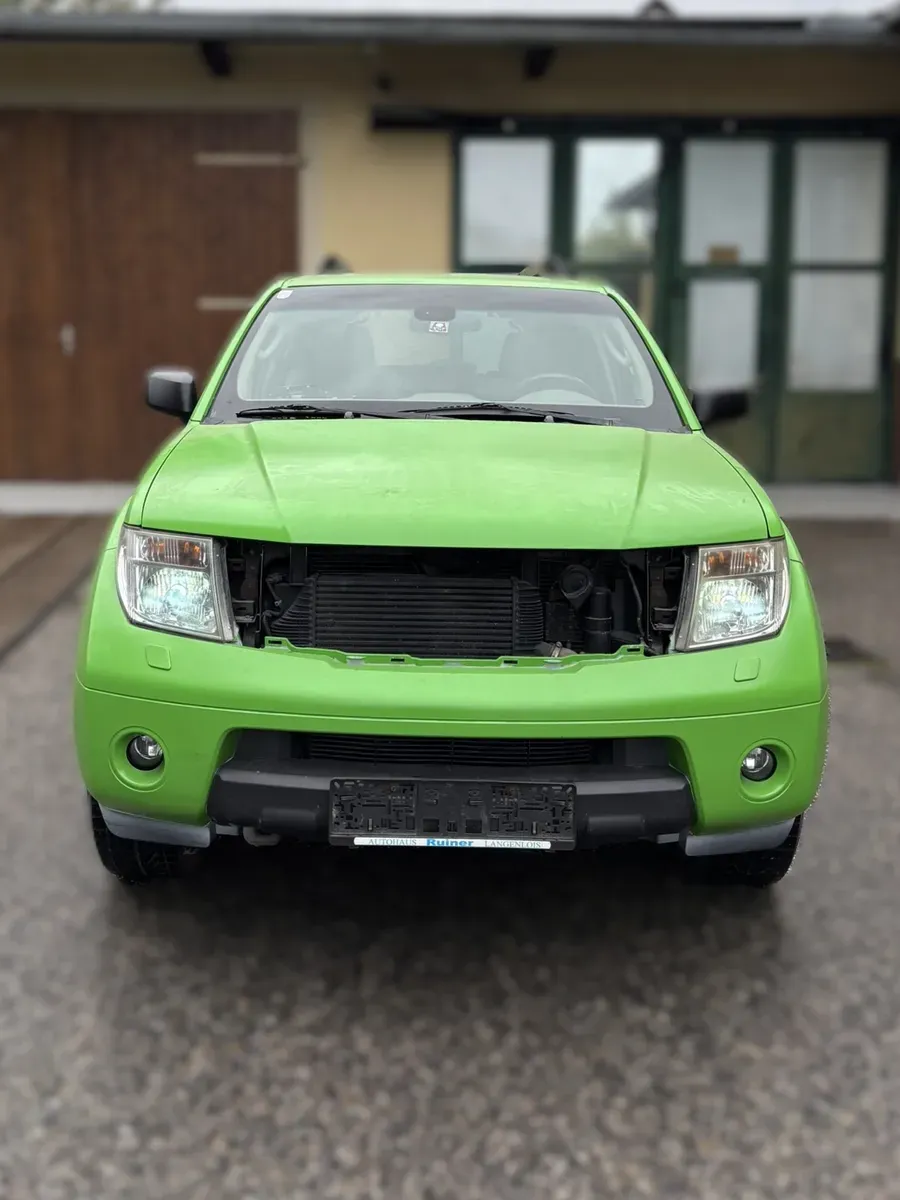 Nissan Pathfinder 2005 photo 2