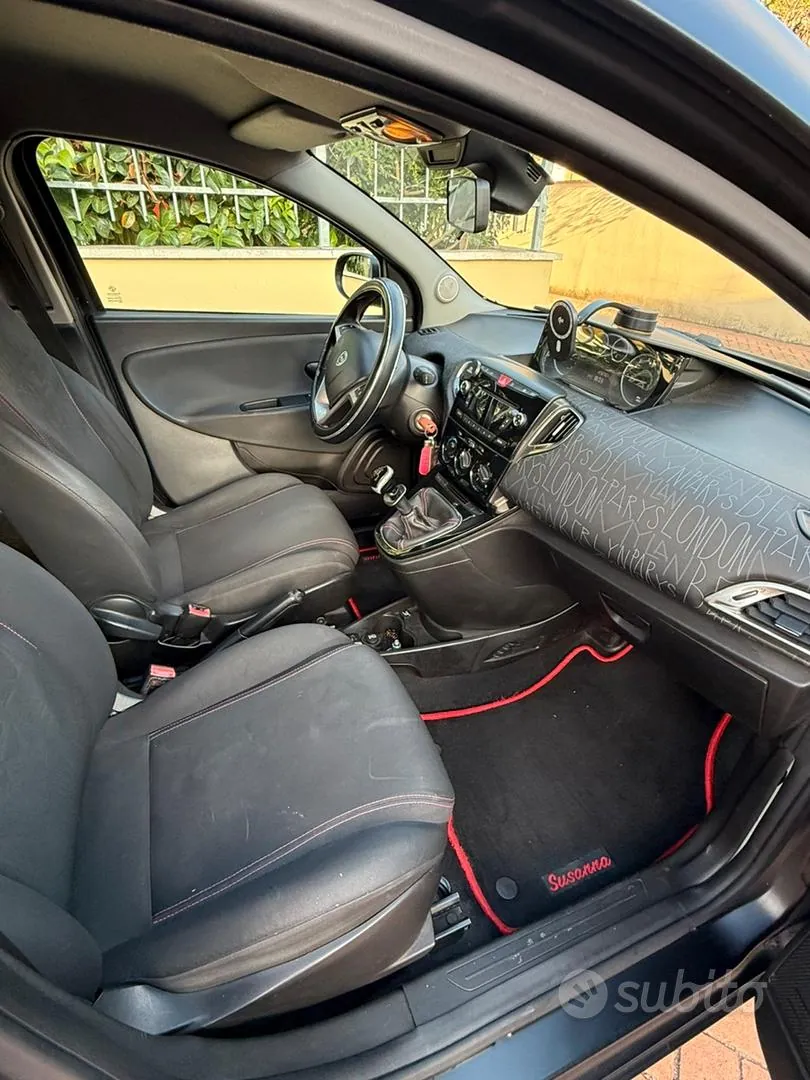 Lancia Ypsilon 2013 photo 3