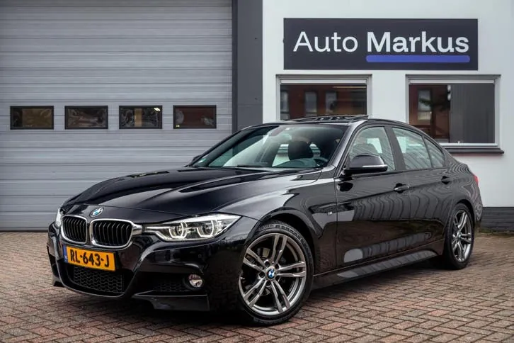 BMW 3 Series 2018 photo 2