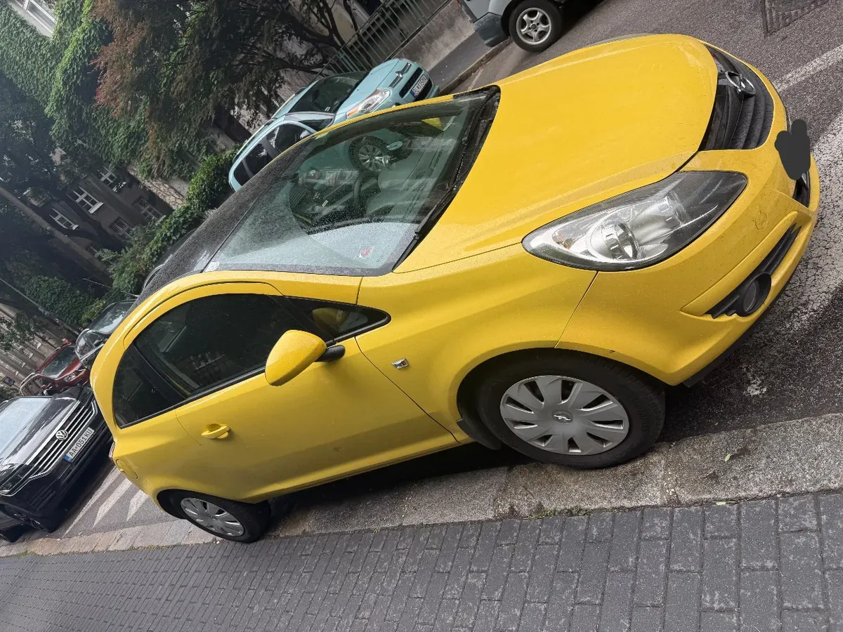 Opel Corsa 2011 photo 2
