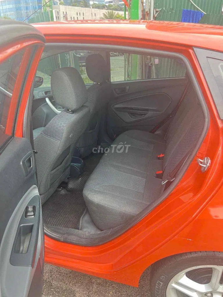 Ford Fiesta 2011 photo 4