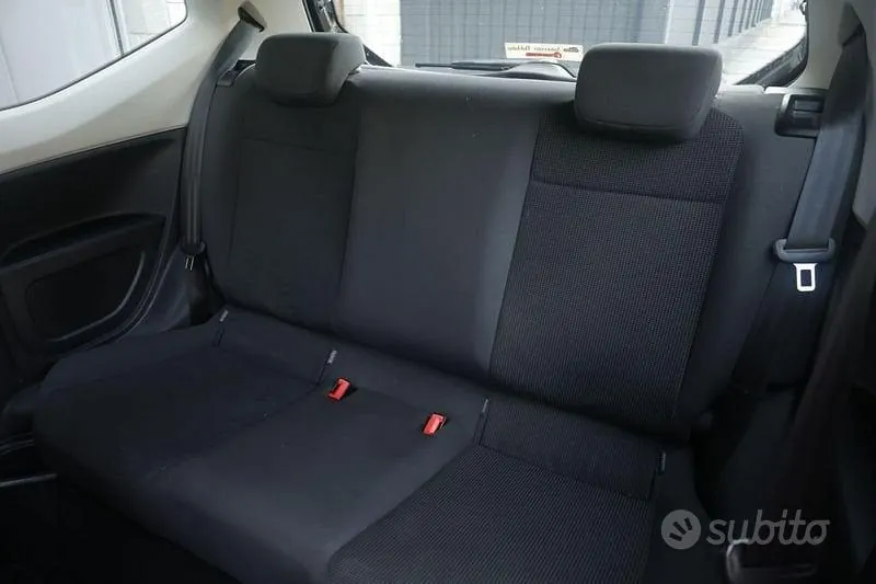 Volkswagen Up 2014 photo 3