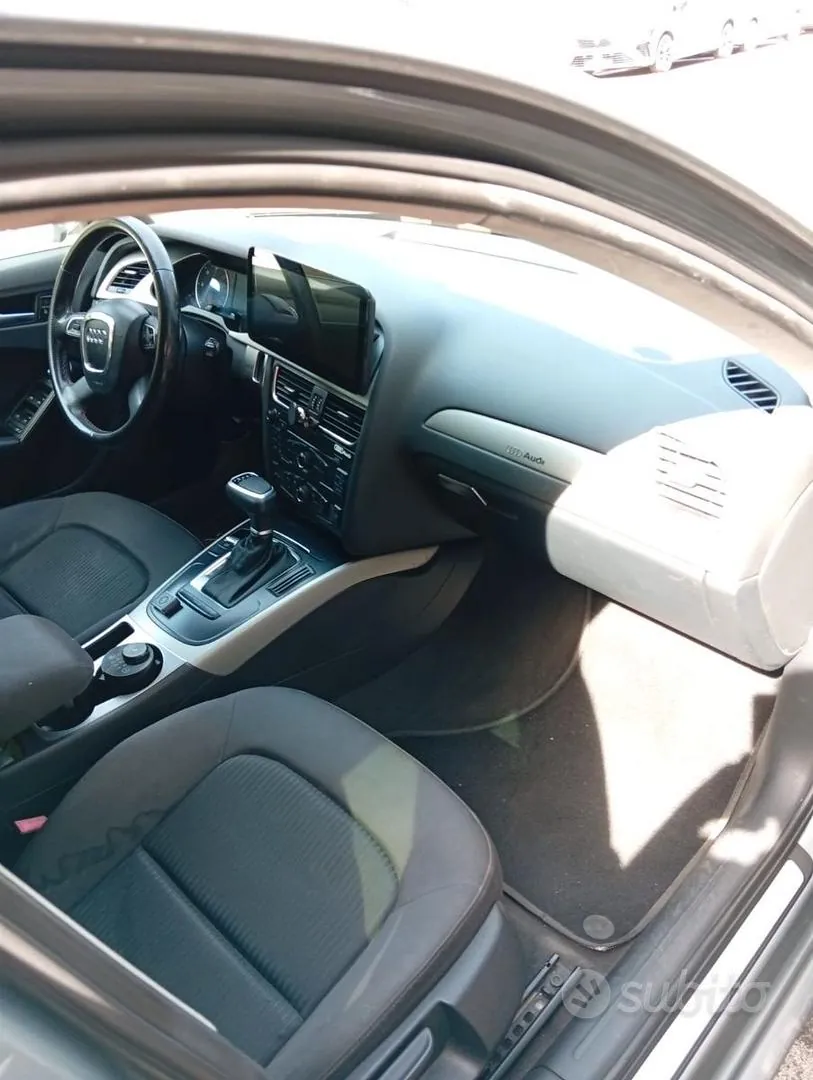 Audi A4 2009 photo 4