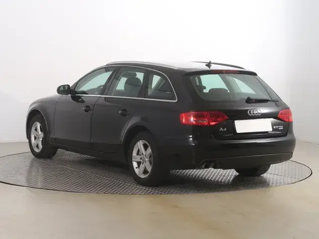 Audi A4 Avant 2010 photo 3