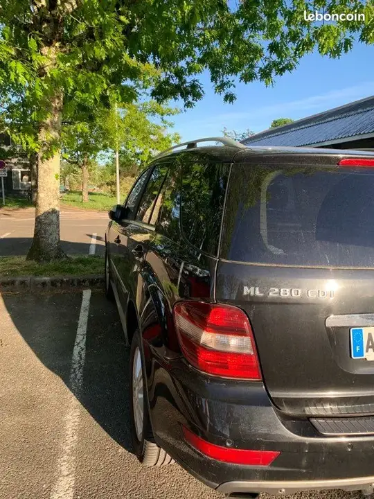 Mercedes-Benz 280 2009 photo 2