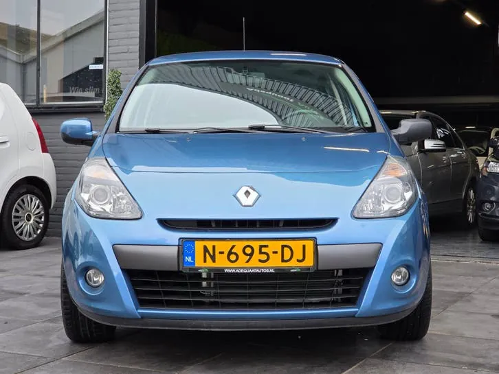 Renault Clio 2010 photo 3