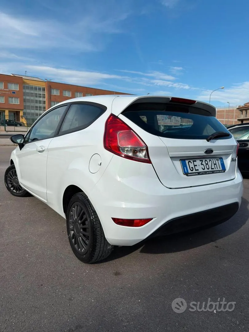 Ford Fiesta 2015 photo 4