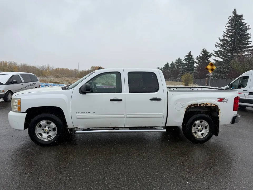 Chevrolet Silverado 1500 2011 photo 2