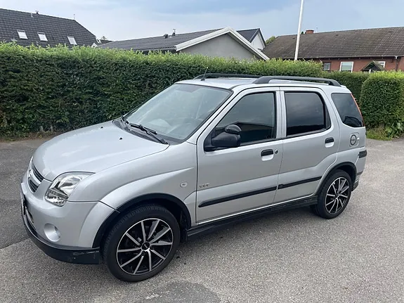 Suzuki Ignis 2006 photo 2
