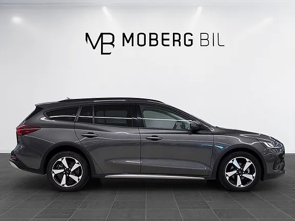 Ford Focus 2023 photo 3