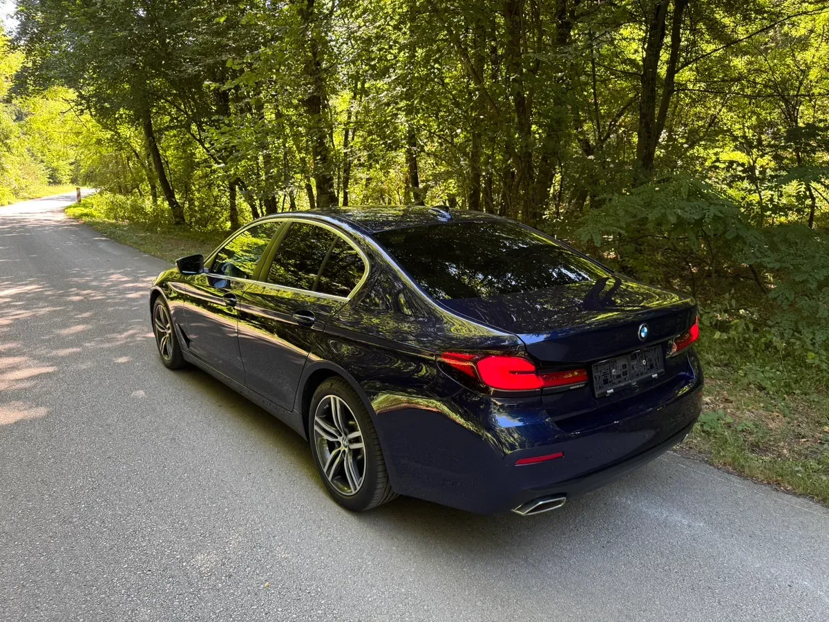 BMW 5 Series 2022 photo 2