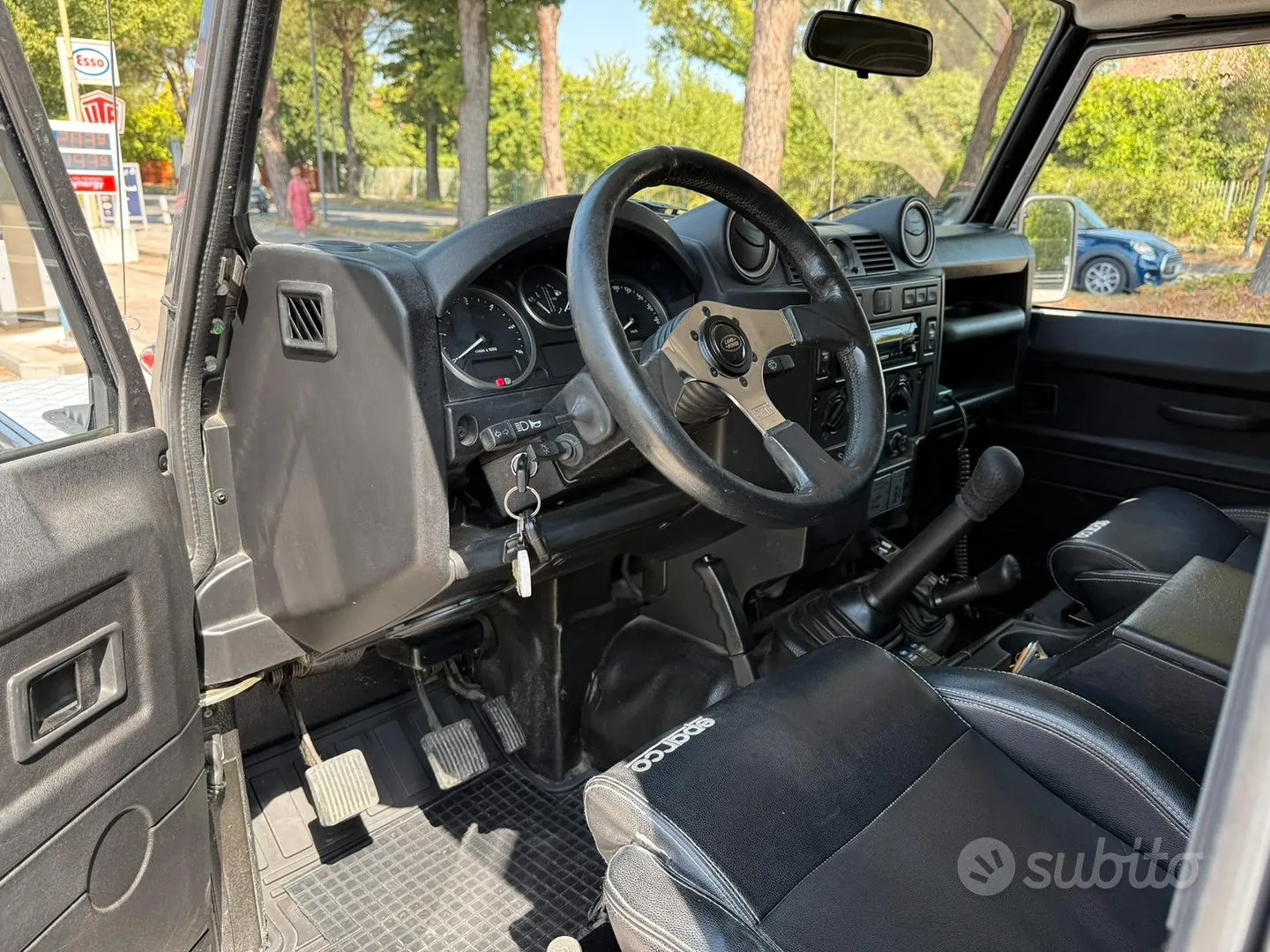 Land Rover Defender 2008 photo 5