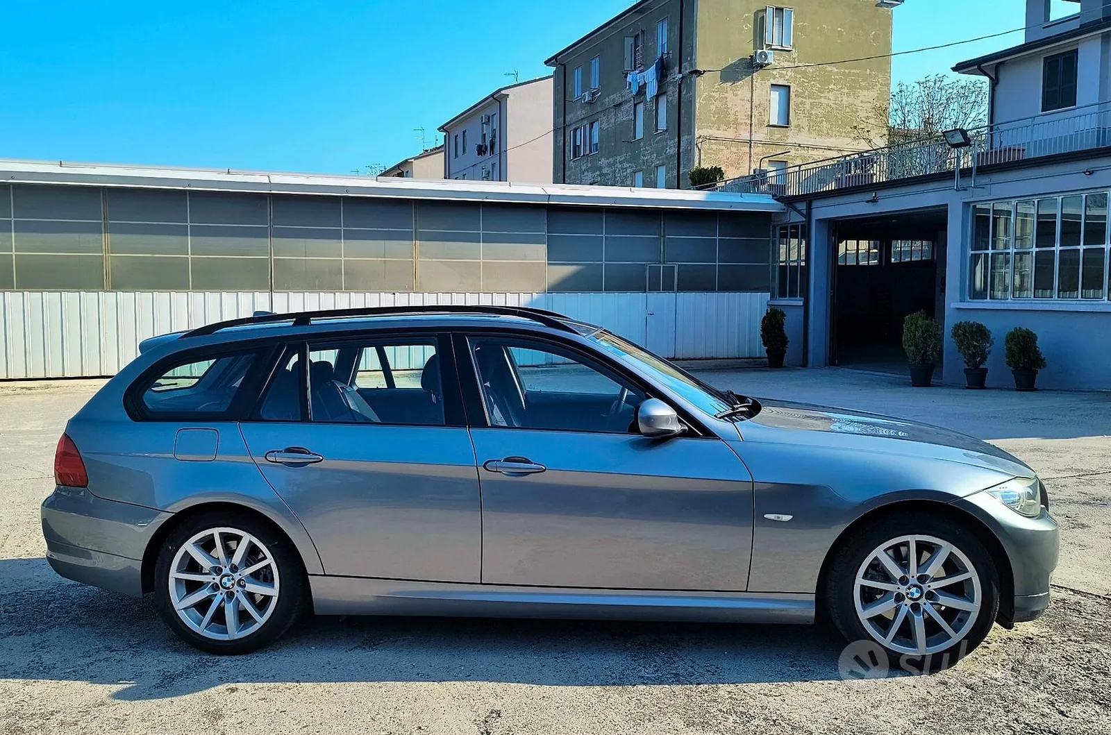 BMW 3 Series 2010 photo 5
