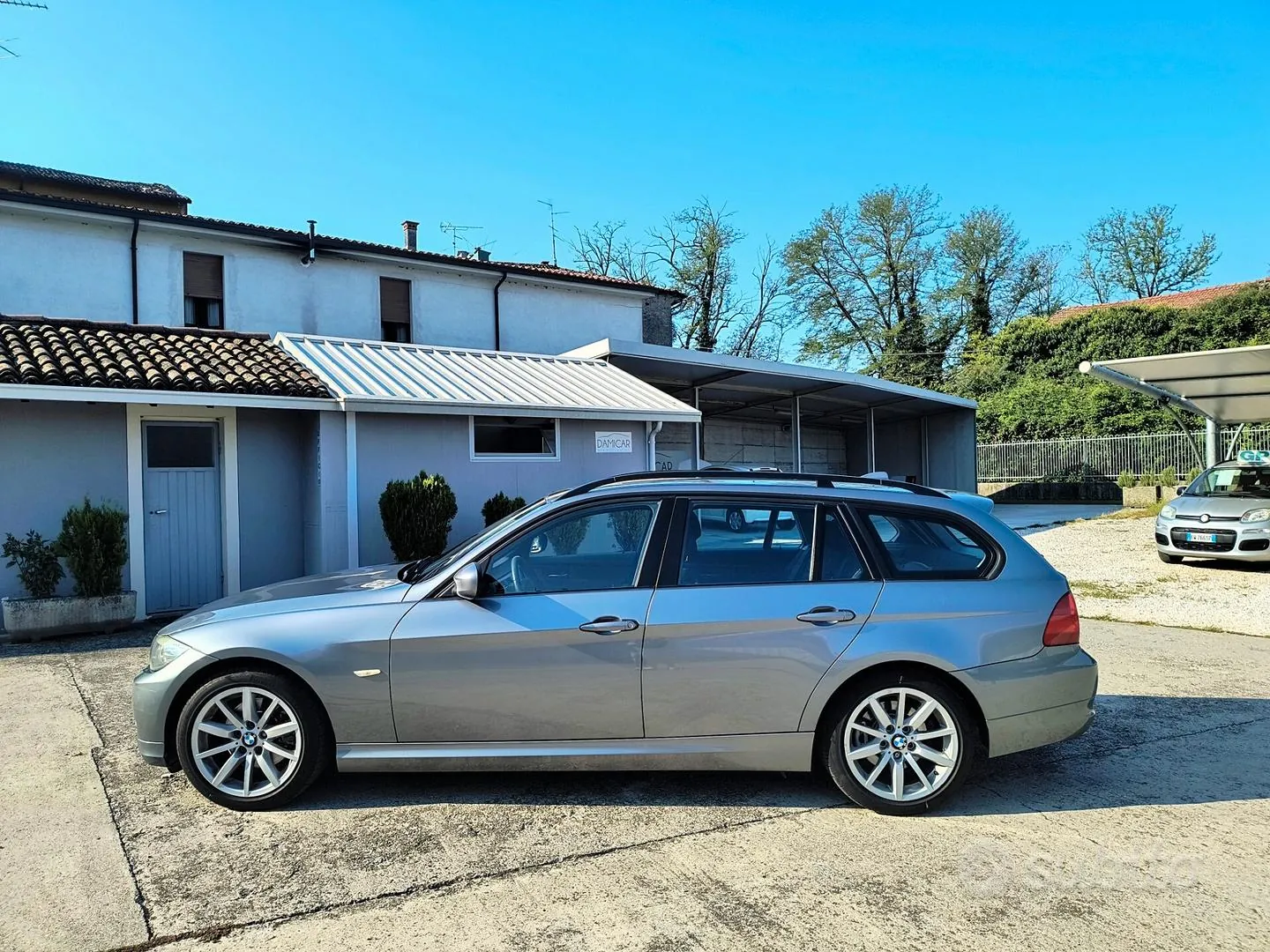 BMW 3 Series 2010 photo 3