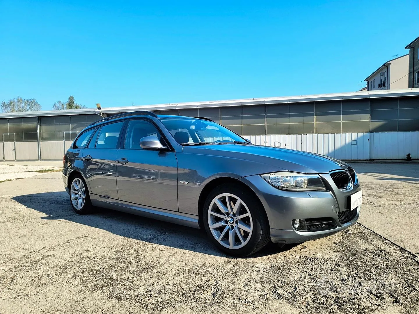 BMW 3 Series 2010 photo 4