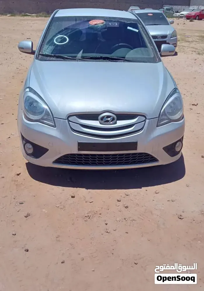 Hyundai Verna 2010 photo 4