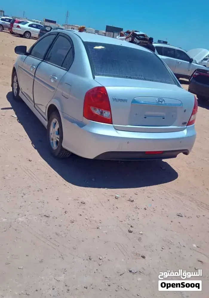 Hyundai Verna 2010 photo 2