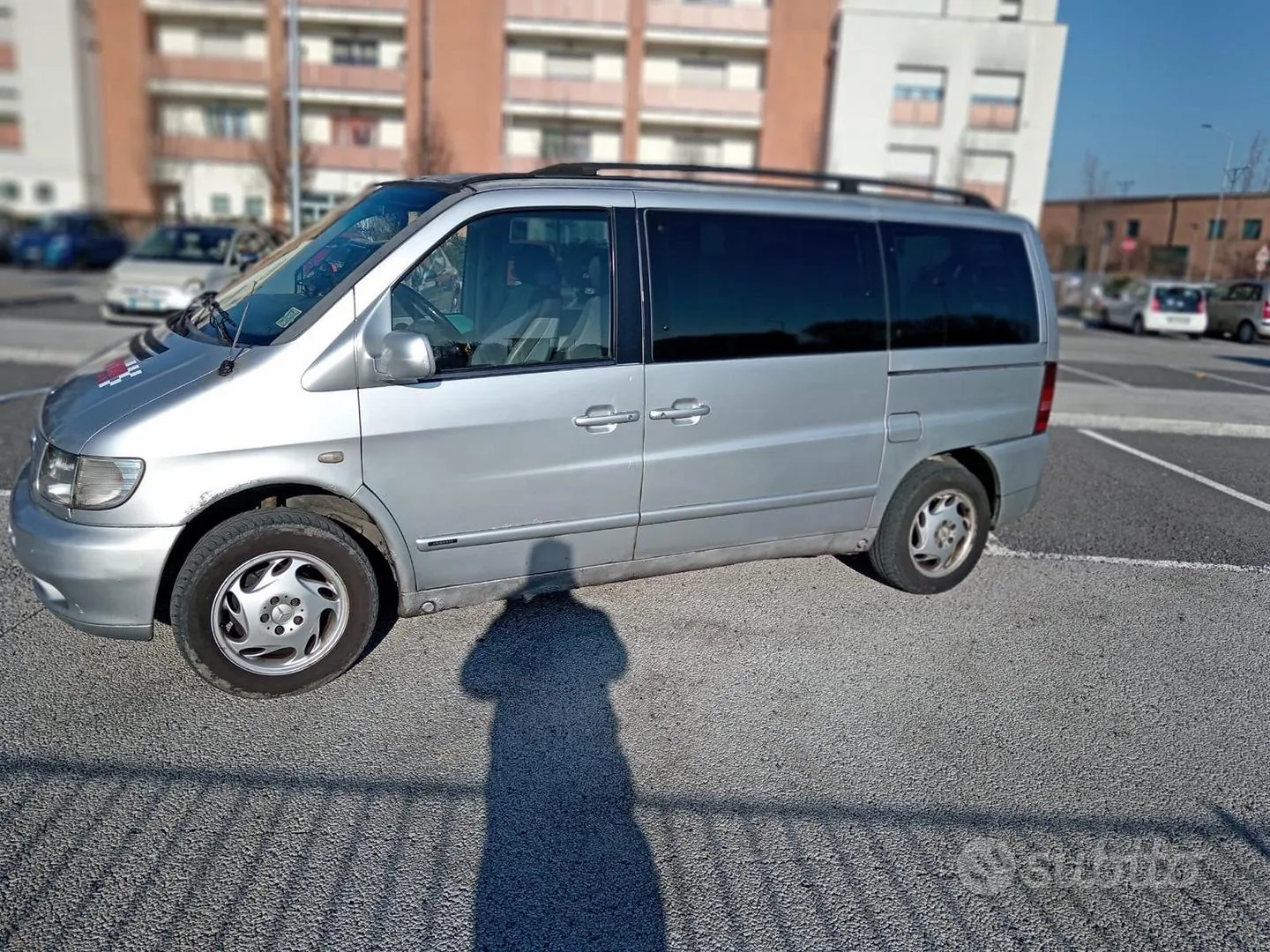 Mercedes-Benz V220