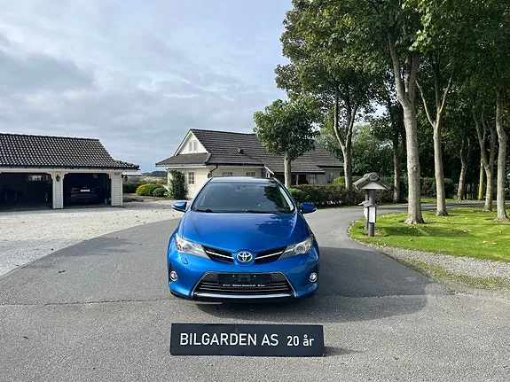 Toyota Auris 2013 photo 3