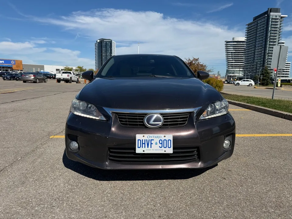 Lexus Ct200H 2011 photo 2