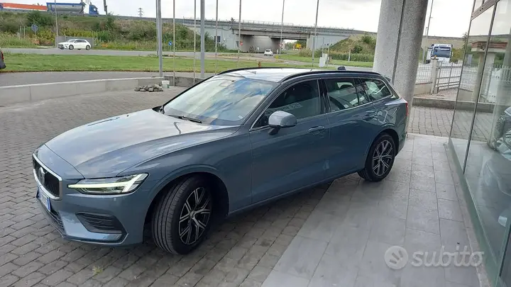 Volvo V60 2023 photo 3