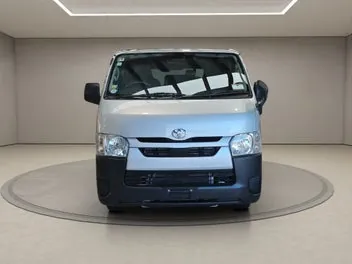 Toyota Hiace 2023 photo 3