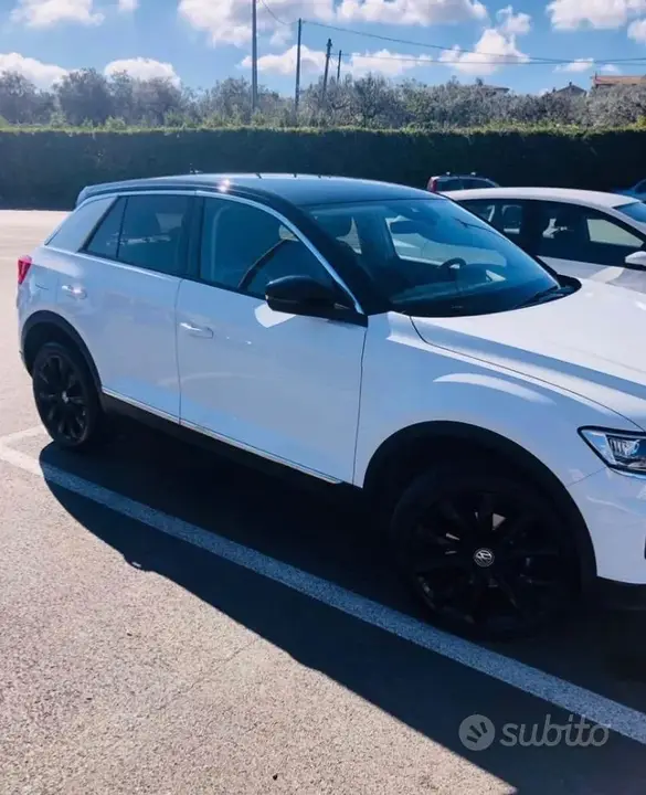 Volkswagen T-Roc 2020 photo 2