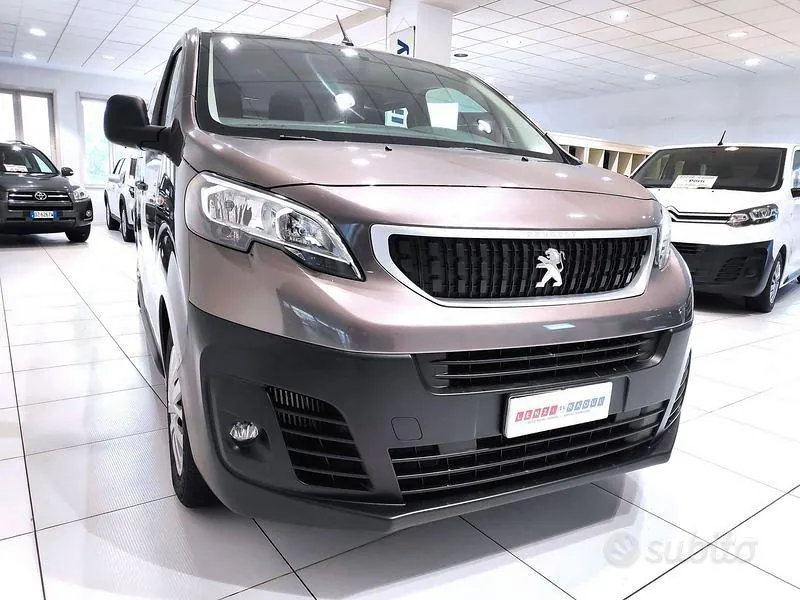 Peugeot Traveller 2020 photo 2