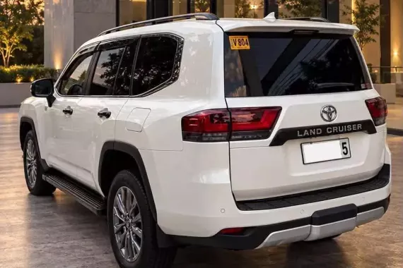 Toyota Land Cruiser 300 Vx 2023 photo 3