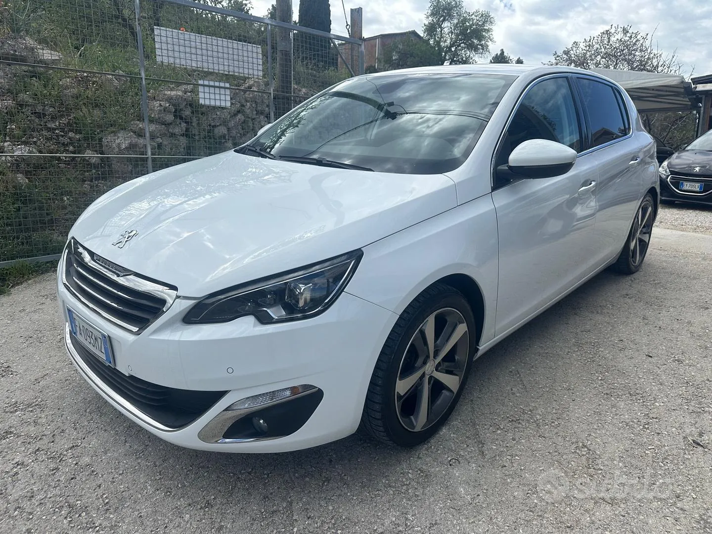 Peugeot 308 2015 photo 2