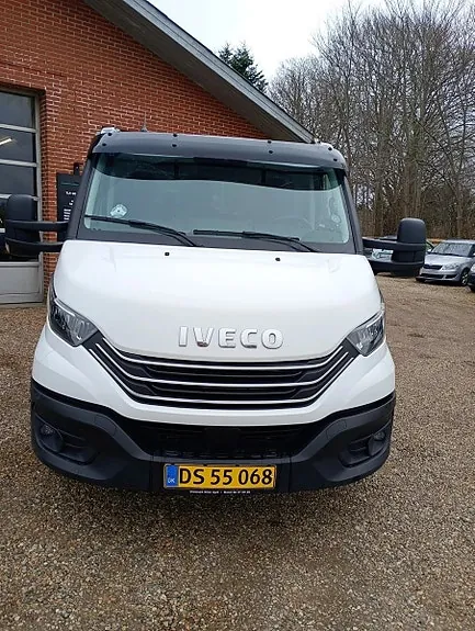 Iveco Daily 2023 photo 2