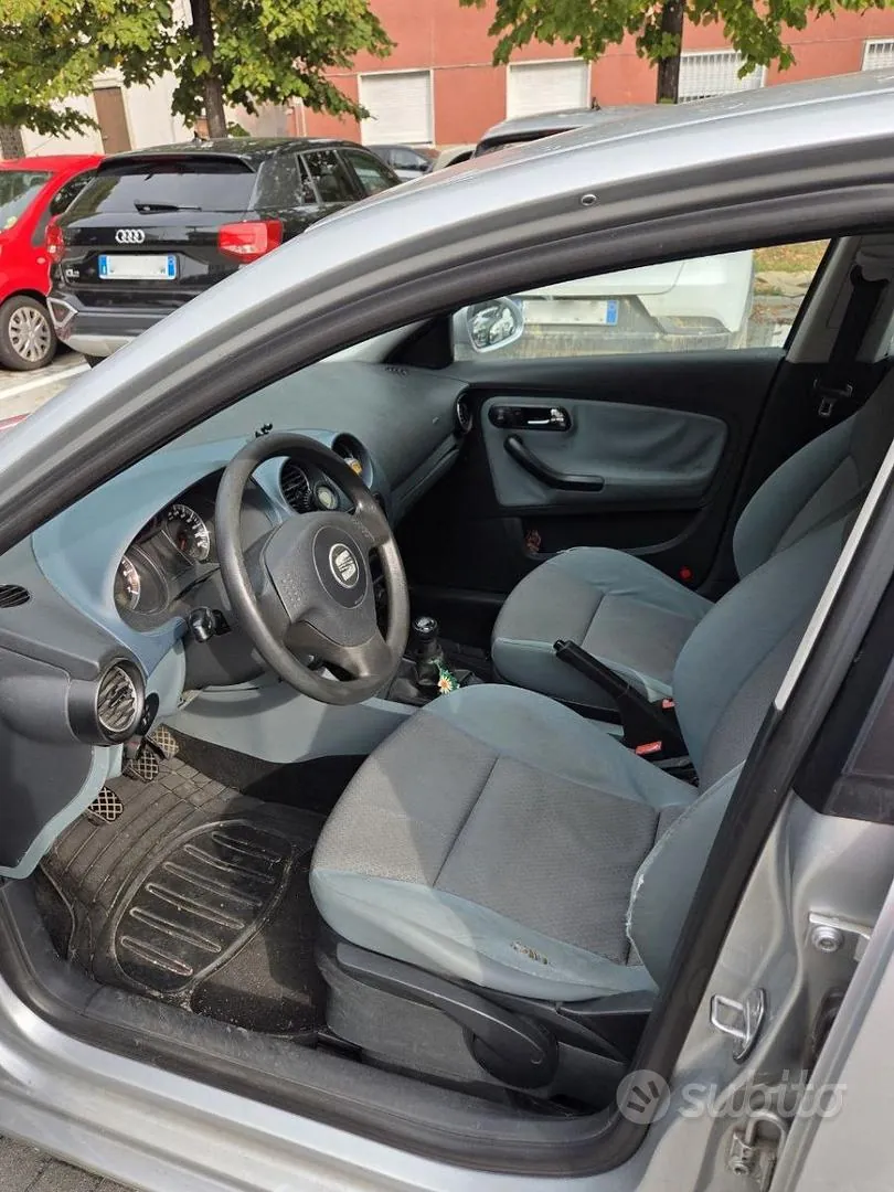 Seat Ibiza 2005 photo 4